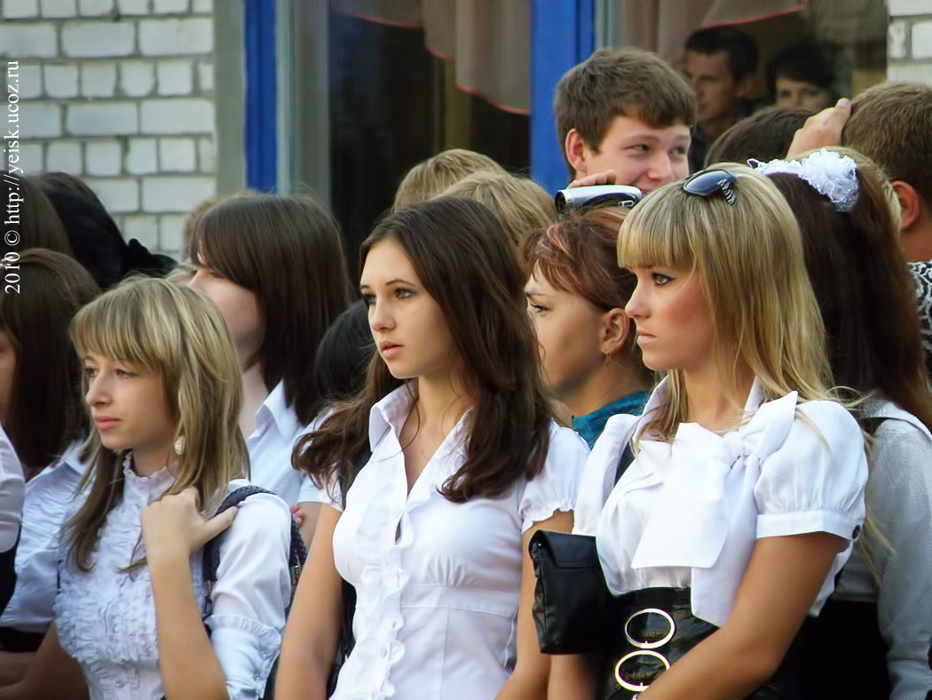 Русские школьницы в лифчике